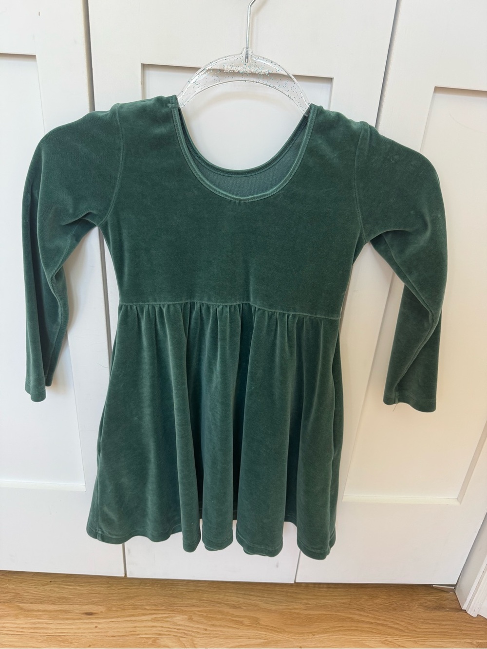 Hanna Andersson Girls 5 Velvet Dress in Forest Green
